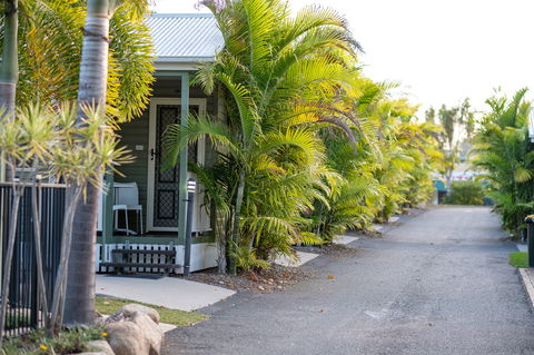 Barney Beach Accommodation Centre - Tourism Townsville 0