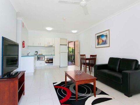 Cairns City Palms - Tourism Townsville 2