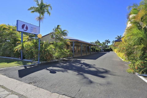 Smart Motels Bert Hinkler - Tourism Townsville 0