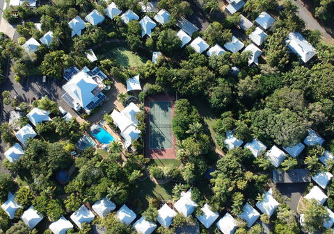 Kellys Beach Resort - Tourism Townsville 0