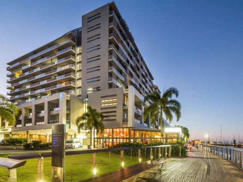 Sebel Cairns Harbour Lights - Tourism Townsville 1
