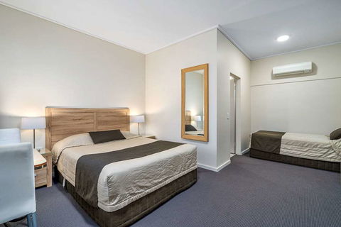 Quality Hotel Sherbourne Terrace - Tourism Townsville 2
