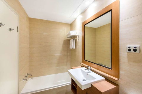 Quality Hotel Ambassador Perth - Tourism Townsville 6
