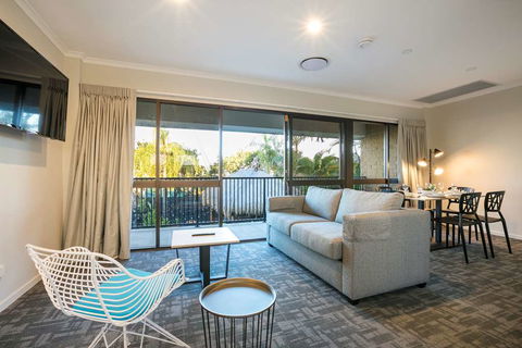 Kawana Waters Hotel By NightCap - Tourism Townsville 5