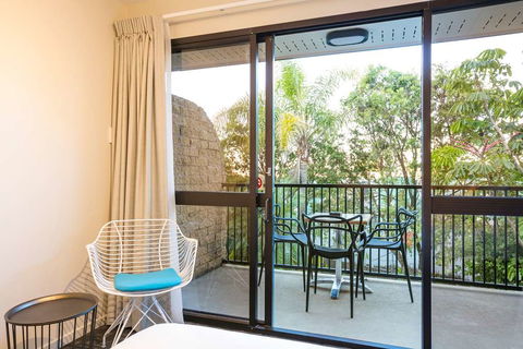 Kawana Waters Hotel By NightCap - Tourism Townsville 6