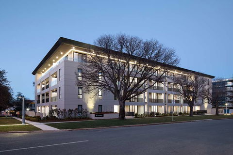 Knightsbridge Canberra - Tourism Townsville 0