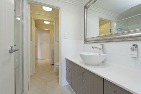 Zappeion Apartments - Tourism Townsville 2