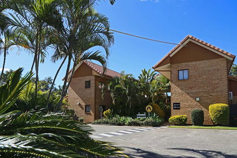 Quality Hotel Robertson Gardens - Tourism Townsville 0