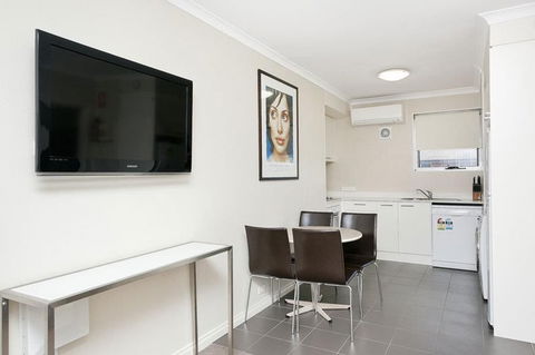 Forrest Hotel & Apartments - Tourism Townsville 2