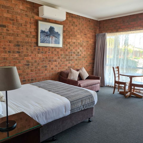 Federation Motor Inn - Tourism Townsville 1