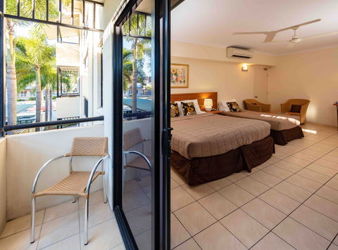 Cairns Queenscourt - Tourism Townsville 2