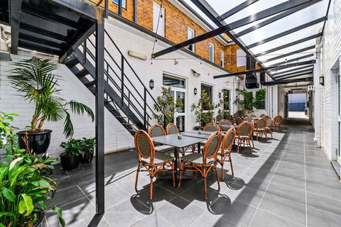 CH Boutique Hotel - Tourism Townsville 2