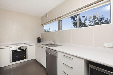 Forrest Hotel & Apartments - Tourism Townsville 1