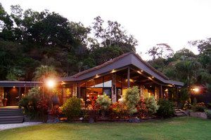 Trinity Beach Palace - Tourism Townsville 0