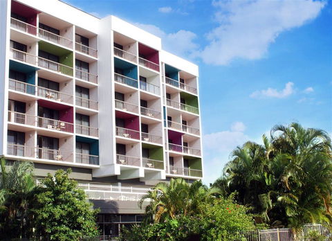 Cairns Plaza Hotel - Tourism Townsville 0