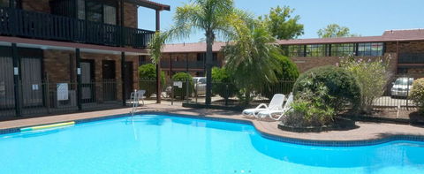 Maclin Lodge - Tourism Townsville 1