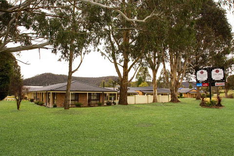 Zig Zag Motel - Tourism Townsville 0