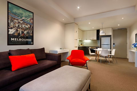 Caroline Serviced Apartments - Tourism Townsville 1