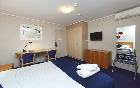 Ibis Styles Canberra - Tourism Townsville 38