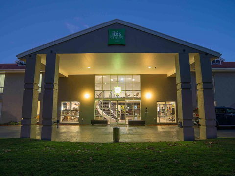 Ibis Styles Canberra - Tourism Townsville 0