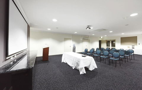 Ibis Styles Canberra - Tourism Townsville 20