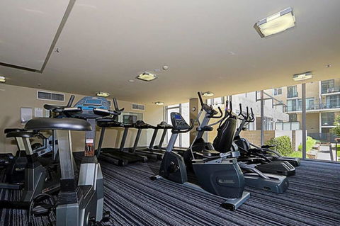 Spacious 1BR Stylish New Acton Apartment +Parking - Tourism Townsville 19