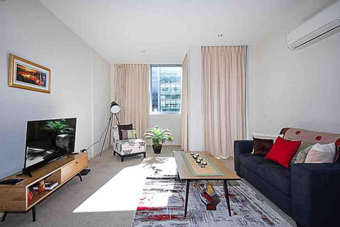 Spacious 1BR Stylish New Acton Apartment +Parking - Tourism Townsville 20