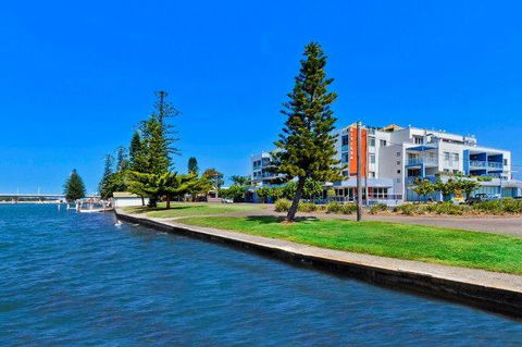 Lakeside Waterfront Apartment The Entrance - Tourism Townsville 39