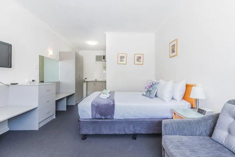 Hi 5 Glenelg Studio Apartment - Tourism Townsville 2