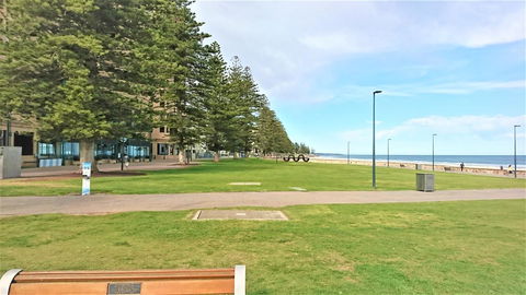 Hi 5 Glenelg Studio Apartment - Tourism Townsville 25