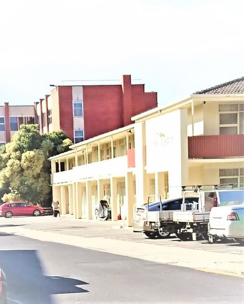 Hi 5 Glenelg Studio Apartment - Tourism Townsville 17