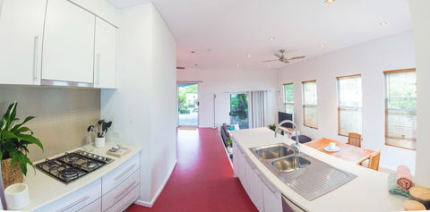 S T U D I O 22 Peaceful Retreat With Garden Views - Tourism Townsville 4