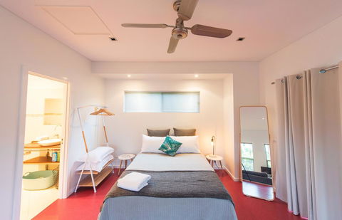 S T U D I O 22 Peaceful Retreat With Garden Views - Tourism Townsville 3
