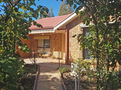 Tanunda\'s Magpie House - Tourism Townsville 2