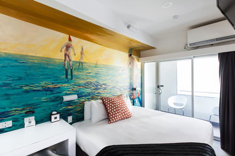 Majestic Minima Hotel - Tourism Townsville 0