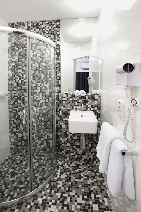 Majestic Minima Hotel - Tourism Townsville 9