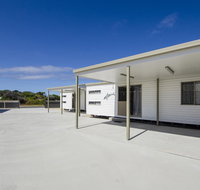 Rocks Retreat Cabin - Dolphin - Tourism Townsville