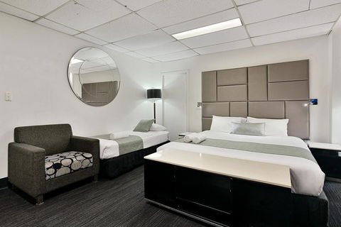 Cosmo On Bank - Tourism Townsville 4