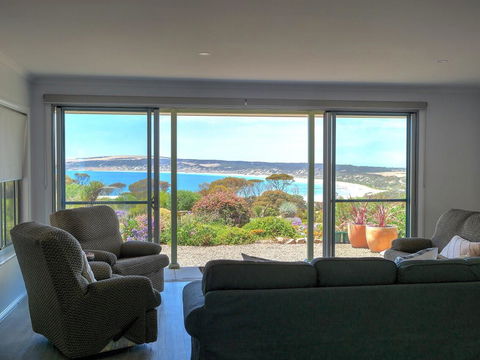 Emu Bay Holiday Homes - Tourism Townsville 20