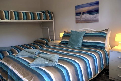 Emu Bay Holiday Homes - Tourism Townsville 3