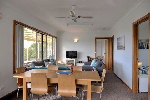 Emu Bay Holiday Homes - Tourism Townsville 10