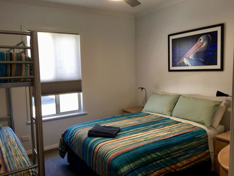 Emu Bay Holiday Homes - Tourism Townsville 18