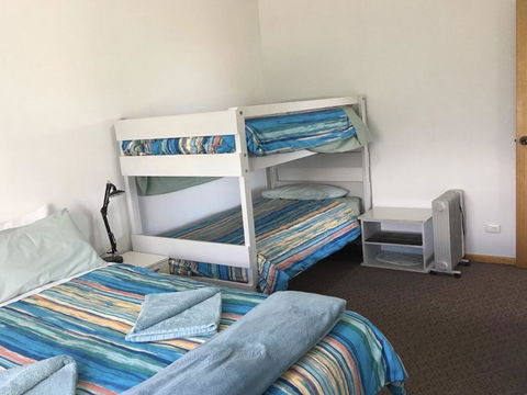 Emu Bay Holiday Homes - Tourism Townsville 12