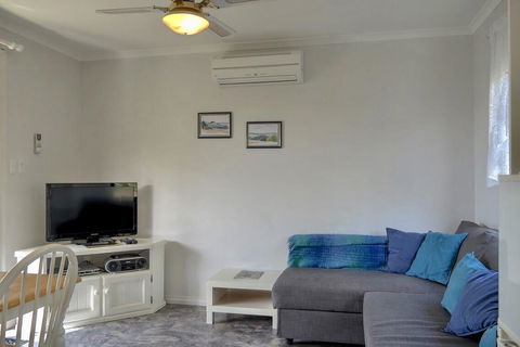 Emu Bay Holiday Homes - Tourism Townsville 1