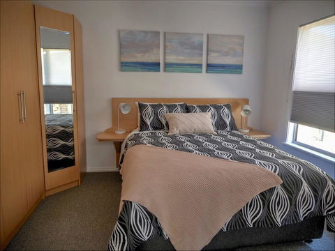 Emu Bay Holiday Homes - Tourism Townsville 16