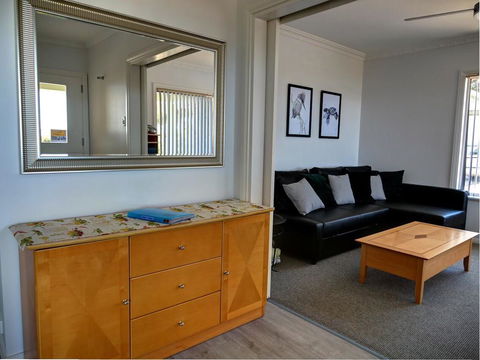 Emu Bay Holiday Homes - Tourism Townsville 24