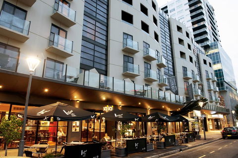 Mantra Hindmarsh Square - Tourism Townsville 3