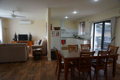 Kohinoor Getaway - Tourism Townsville 1