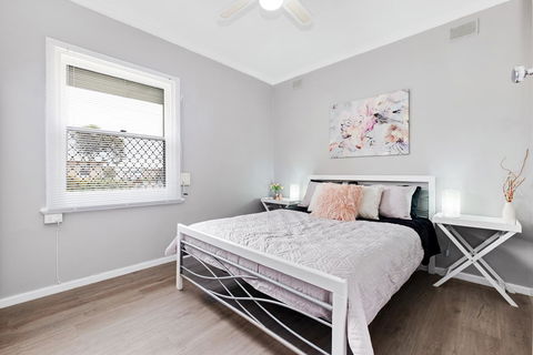 Cute And Cosy - Events, Workers, Getaways - Tourism Townsville 3
