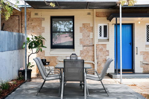Cute And Cosy - Events, Workers, Getaways - Tourism Townsville 12